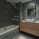 アパート Confort & Elegance : 3 Chambres, Conciergerie 5* A - Fr-1-613a-39 クールシュヴェル